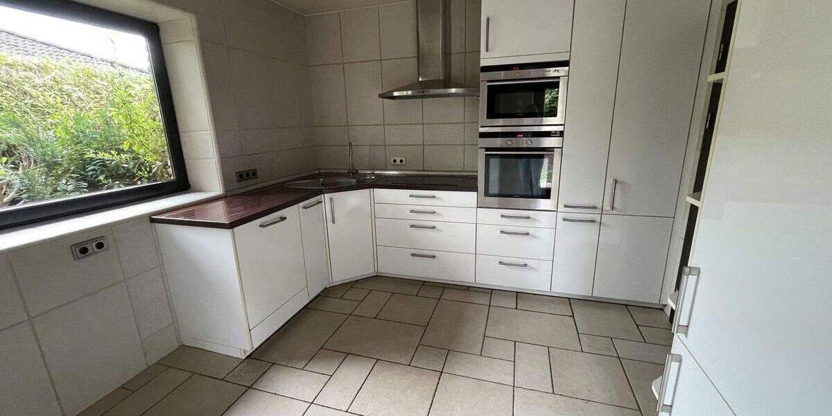 Einfamilienhaus Schleswig - 6 Zimmer, 202 m&sup2;, 420.000&euro; | Angebot:25657418