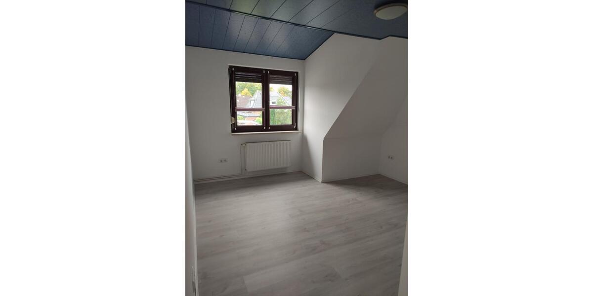 Einfamilienhaus Büdelsdorf - 4 Zimmer, 120 m&sup2;, 329.000&euro; | Angebot:22582743