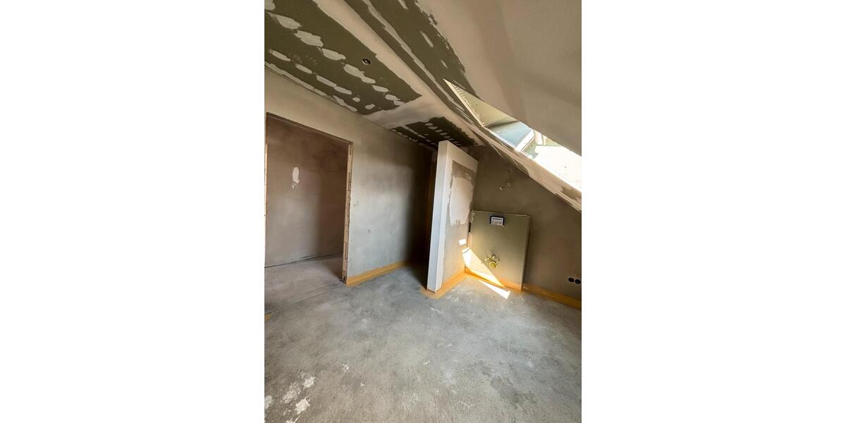 Dachgeschoßwohnung Viöl - 4 Zimmer, 92 m&sup2;, 1.175&euro; | Angebot:25612486