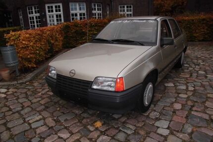 Opel Kadett 71.000 km 3.950 &euro; rendsburg 24768