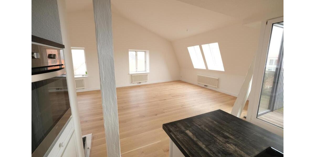 Dachgeschoßwohnung Eckernförde - 3 Zimmer, 117 m&sup2;, 1.950&euro; | Angebot:25921077