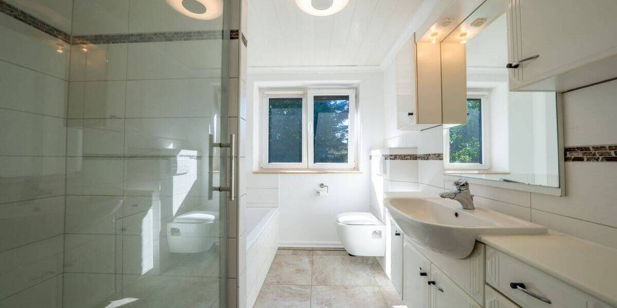 Mehrfamilienhaus, Wohnhaus Kropp - 9 Zimmer, 224 m&sup2;, 469.000&euro; | Angebot:25730186