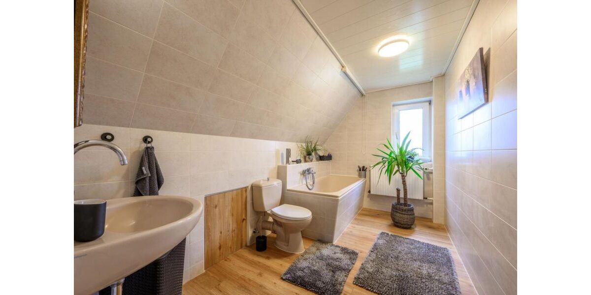 Provisionsfrei* Großzügiges familienfreundliches Zweifamilienhaus mit großem Garten in zentraler Lage in Fockbek - Einfamilienhaus Fockbek | Angebot:25403770