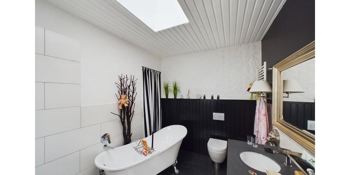Einfamilienhaus Süderbrarup - 10 Zimmer, 471 m&sup2;, 740.000&euro; | Angebot:26484026