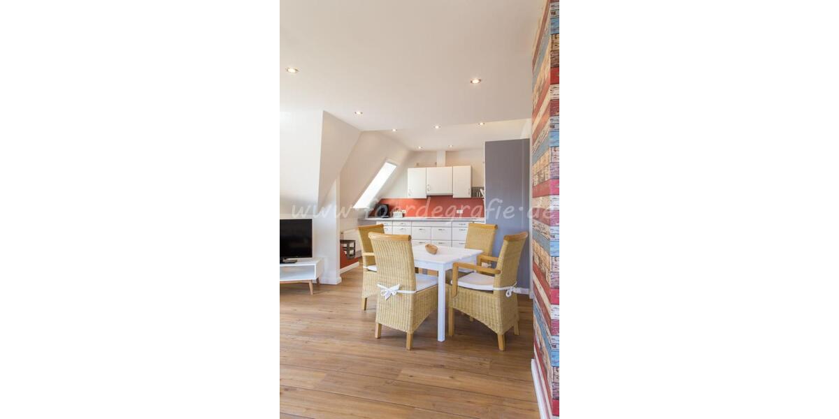 Dachgeschoßwohnung Osterby - 2 Zimmer, 75 m&sup2;, 900&euro; | Angebot:25988123