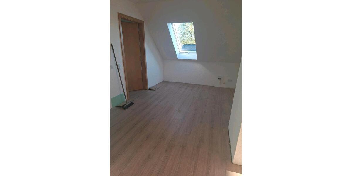 Dachgeschoßwohnung Dannewerk - 3 Zimmer, 85 m&sup2;, 1.200&euro; | Angebot:26239013