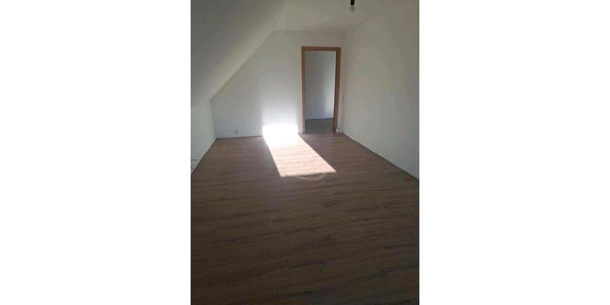 Dachgeschoßwohnung Dannewerk - 3 Zimmer, 85 m&sup2;, 1.200&euro; | Angebot:26239013