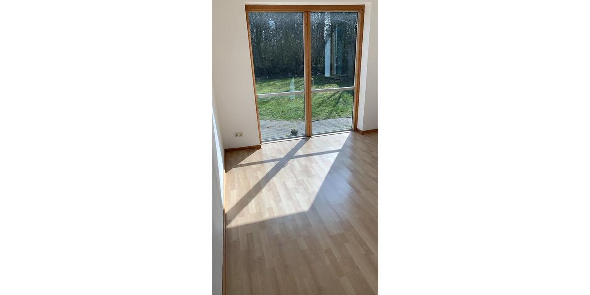 Erdgeschoßwohnung Jübek - 4 Zimmer, 85 m&sup2;, 680&euro; | Angebot:23521030