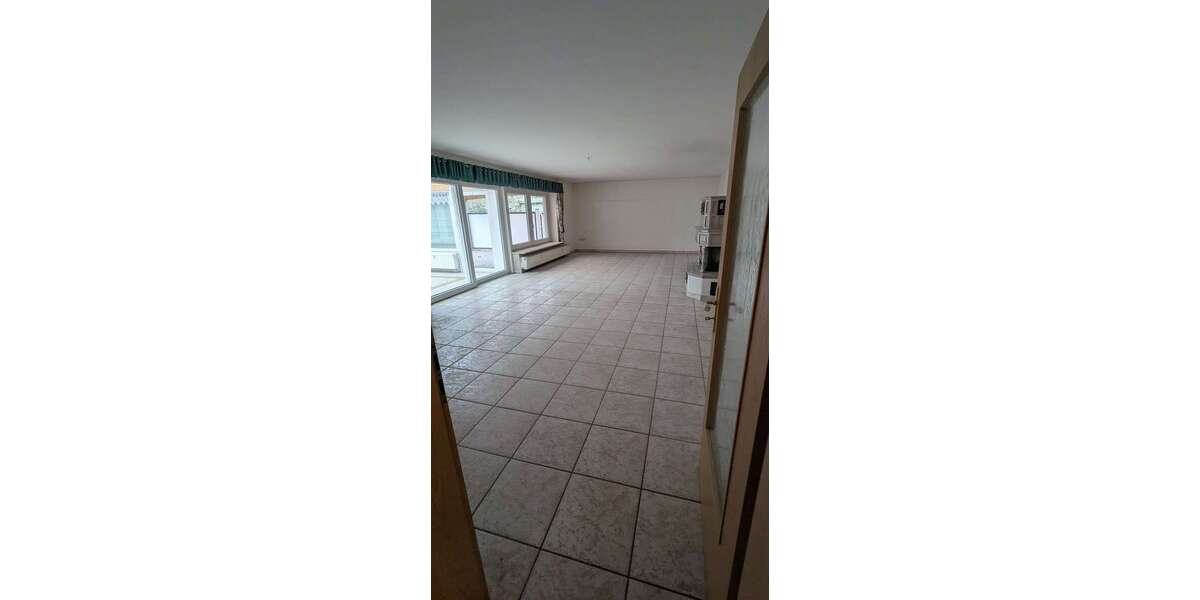 Etagenwohnung Kropp - 5 Zimmer, 200 m&sup2;, 1.950&euro; | Angebot:26065831