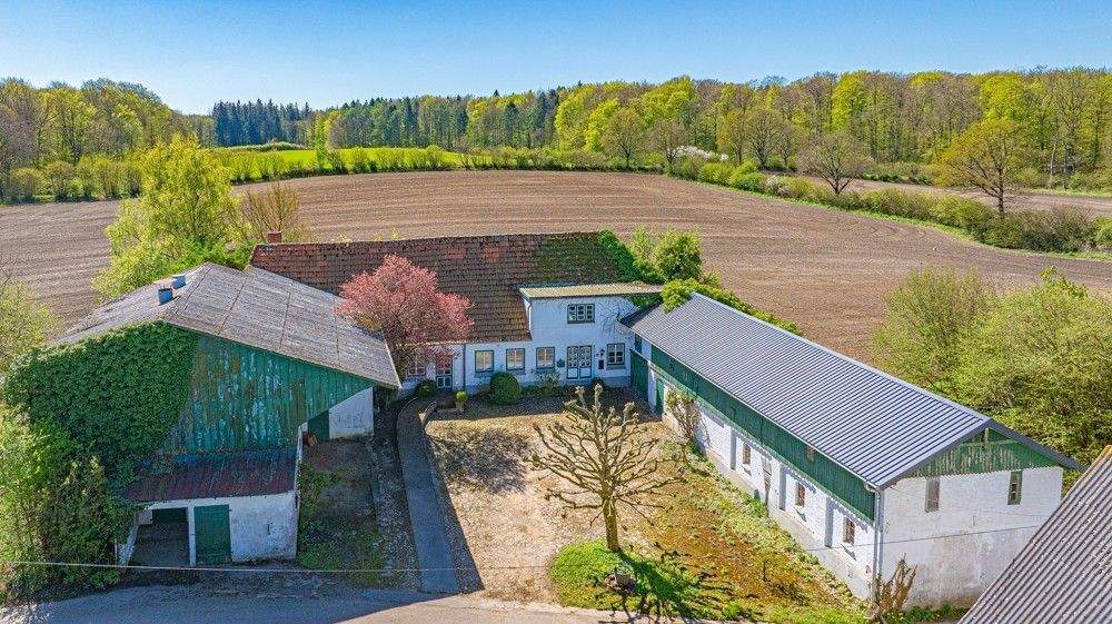 Bauernhaus, Landhaus Uelsby - 3 Zimmer, 110 m&sup2;, 299.000&euro; | Angebot:25737379