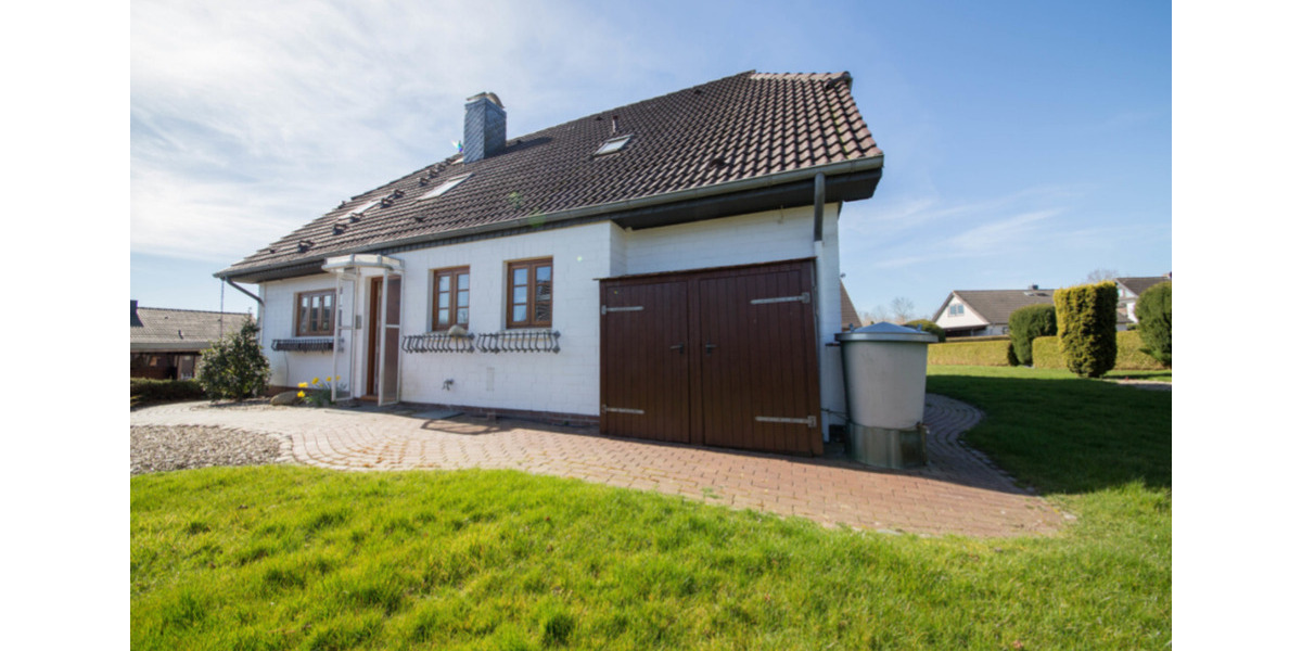 Einfamilienhaus Dörphof - 8 Zimmer, 163 m&sup2;, 1.750&euro; | Angebot:25320800