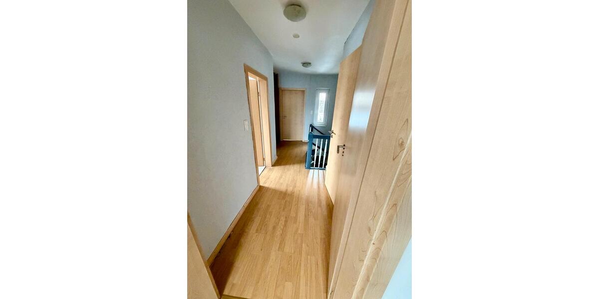 Einfamilienhaus Schleswig - 7 Zimmer, 120 m&sup2;, 1.800&euro; | Angebot:26004435