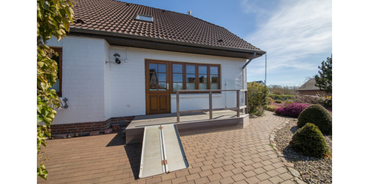 Einfamilienhaus Dörphof - 8 Zimmer, 163 m&sup2;, 1.750&euro; | Angebot:25320800