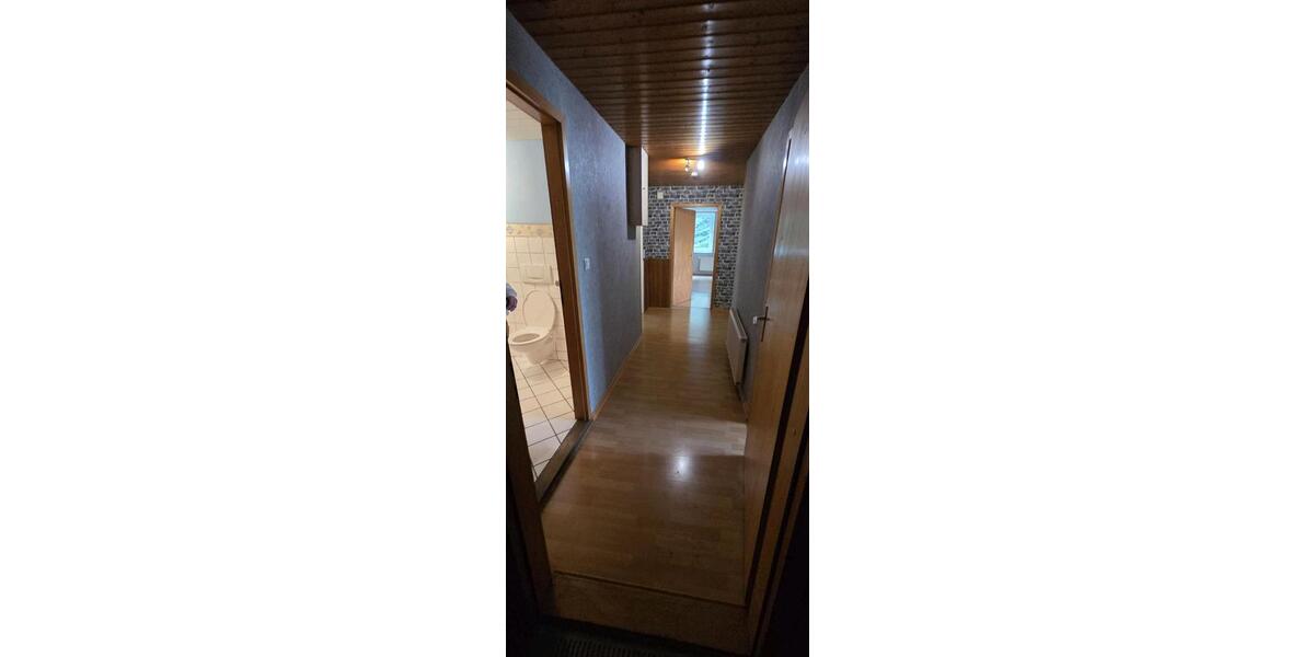Etagenwohnung Neuberend - 4 Zimmer, 104 m&sup2;, 1.200&euro; | Angebot:26249472