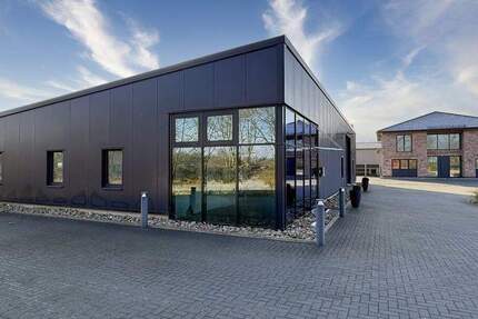 Haus Busdorf - 6 Zimmer, 259 m&sup2;, 1.350.000&euro; | Angebot:25705495