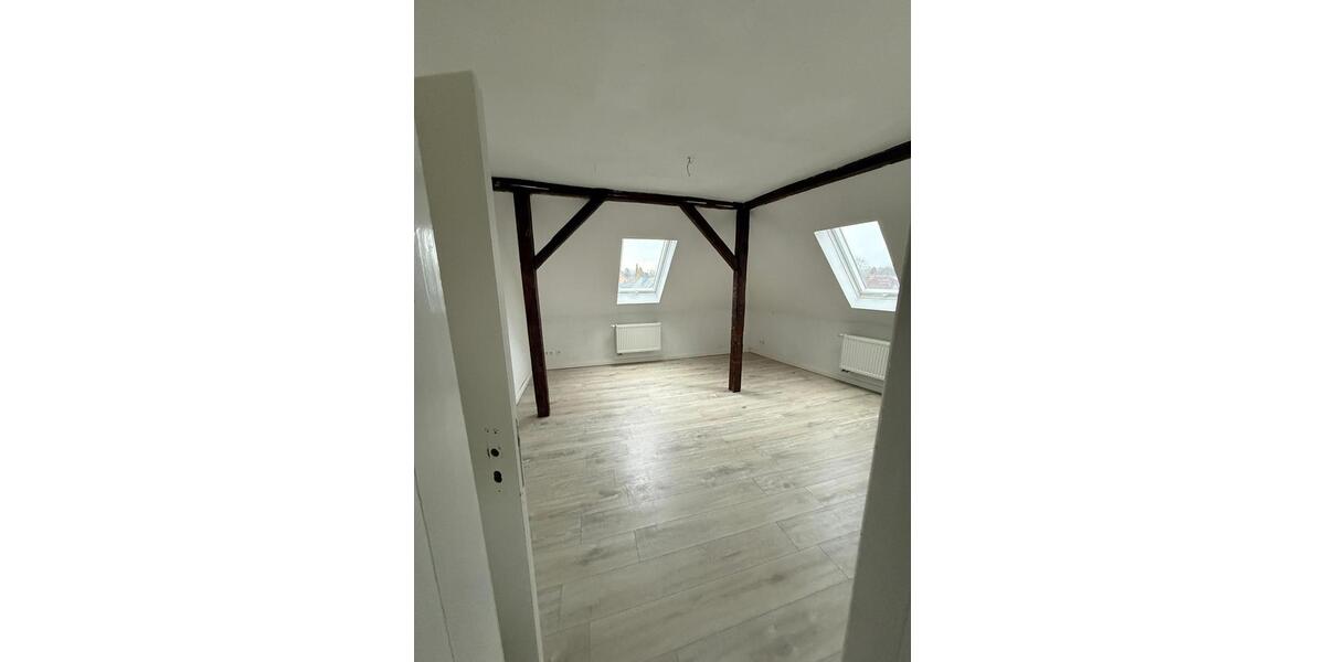 Dachgeschoßwohnung Schleswig - 3 Zimmer, 100 m&sup2;, 795&euro; | Angebot:25974186