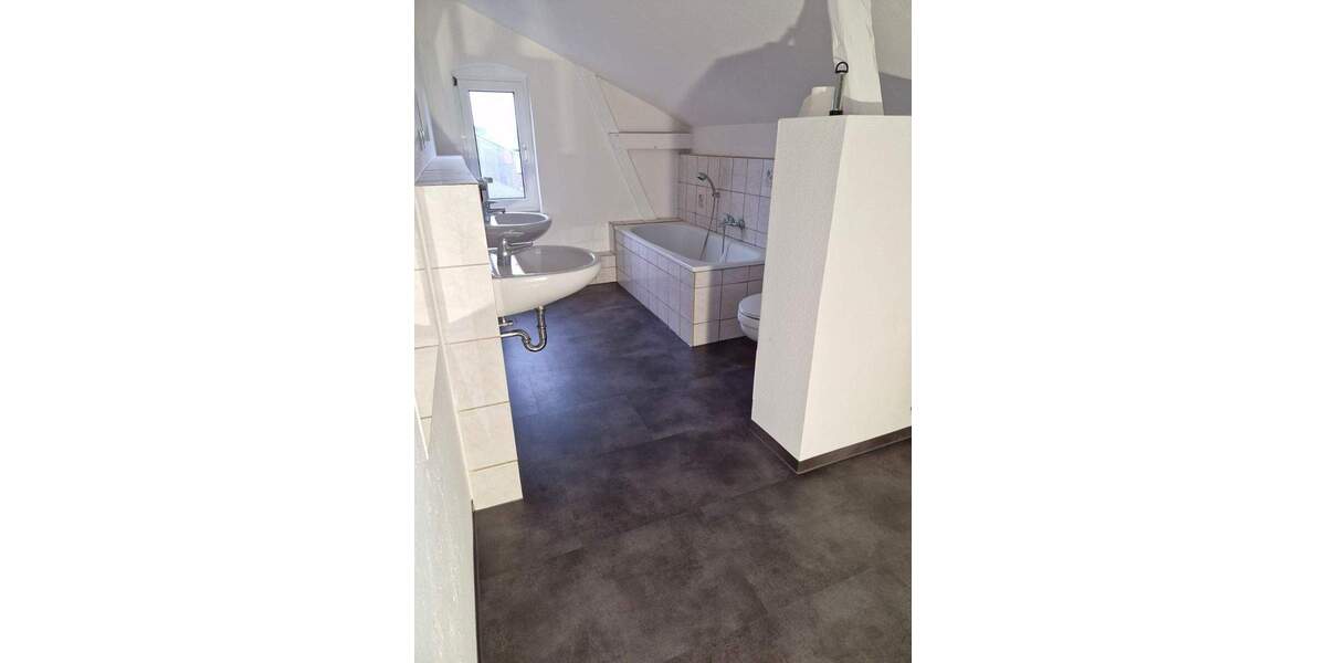 Etagenwohnung Büdelsdorf - 3 Zimmer, 110 m&sup2;, 625&euro; | Angebot:25700043