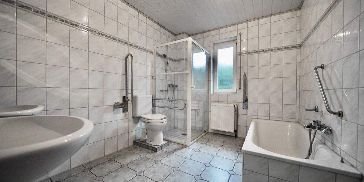 Mehrfamilienhaus, Wohnhaus Großwaabs Großwaabs - 8 Zimmer, 235 m&sup2;, 469.000&euro; | Angebot:25700558