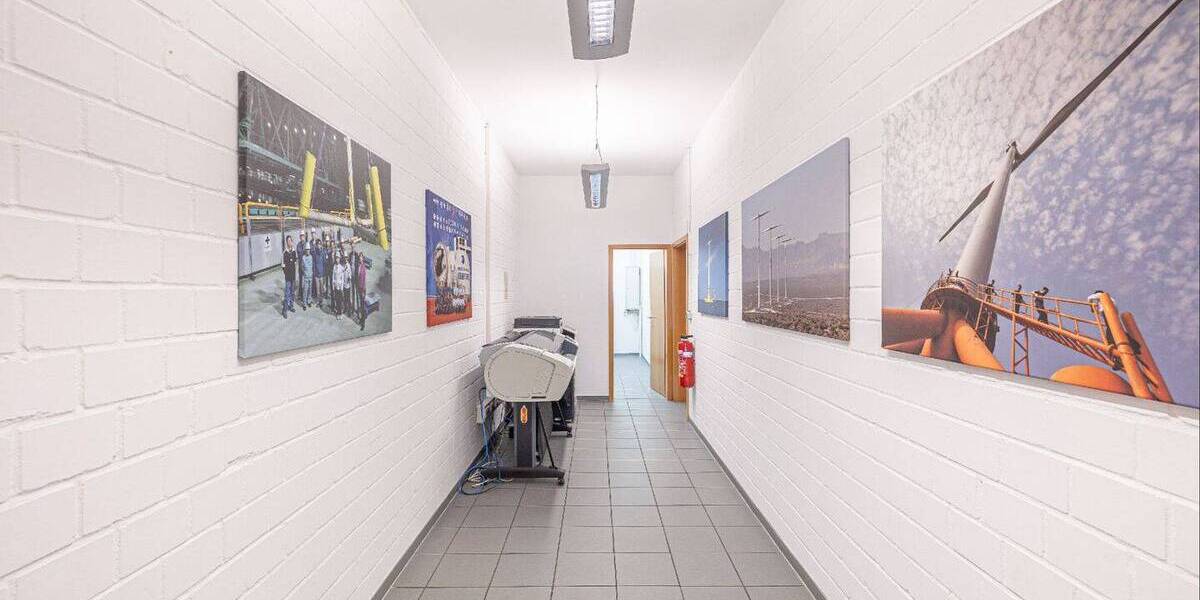 Gewerbeobjekt Büdelsdorf - 6 Zimmer, 270 m&sup2;, 1.620&euro; | Angebot:26617737