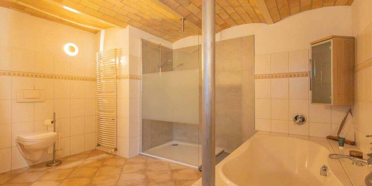Mehrfamilienhaus, Wohnhaus Fockbek - 6 Zimmer, 200 m&sup2;, 1.490&euro; | Angebot:26433587
