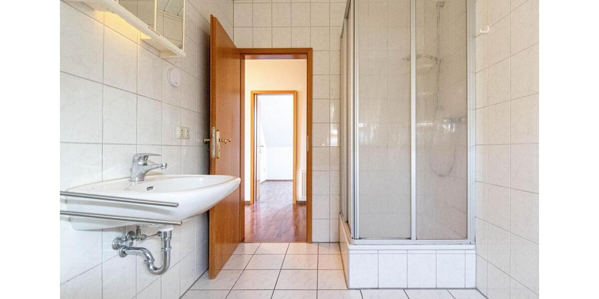 Dachgeschoßwohnung Nübbel - 3 Zimmer, 86 m&sup2;, 800&euro; | Angebot:25974747