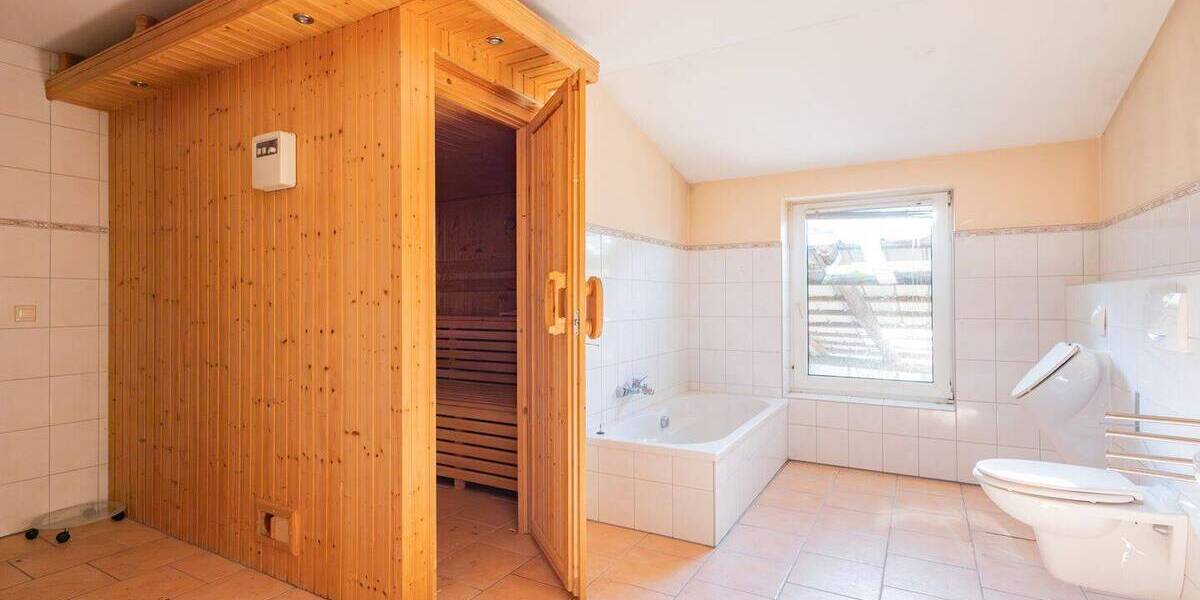 Mehrfamilienhaus, Wohnhaus Erfde - 8 Zimmer, 300 m&sup2;, 319.000&euro; | Angebot:25968608