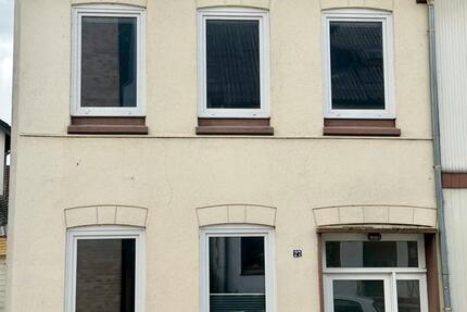 Haus Schleswig - 7 Zimmer, 120 m&sup2;, 1.600&euro; | Angebot:26004435