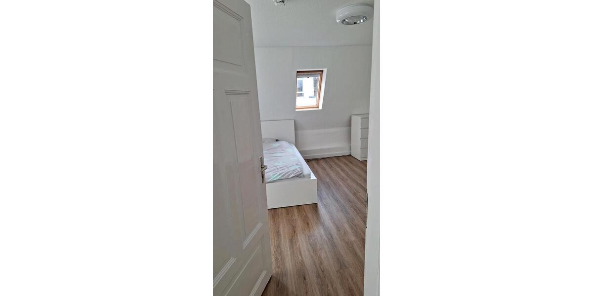 Dachgeschoßwohnung Tastrup - 3 Zimmer, 65 m&sup2;, 375&euro; | Angebot:25945739