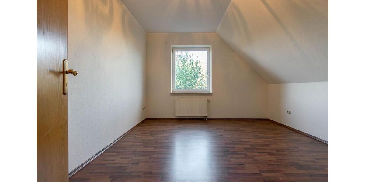 Dachgeschoßwohnung Nübbel - 3 Zimmer, 86 m&sup2;, 800&euro; | Angebot:25974747