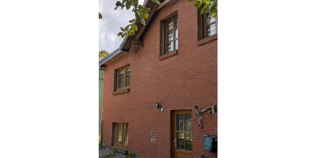 Einfamilienhaus Großsolt - 9 Zimmer, 215 m&sup2;, 375.000&euro; | Angebot:26047444