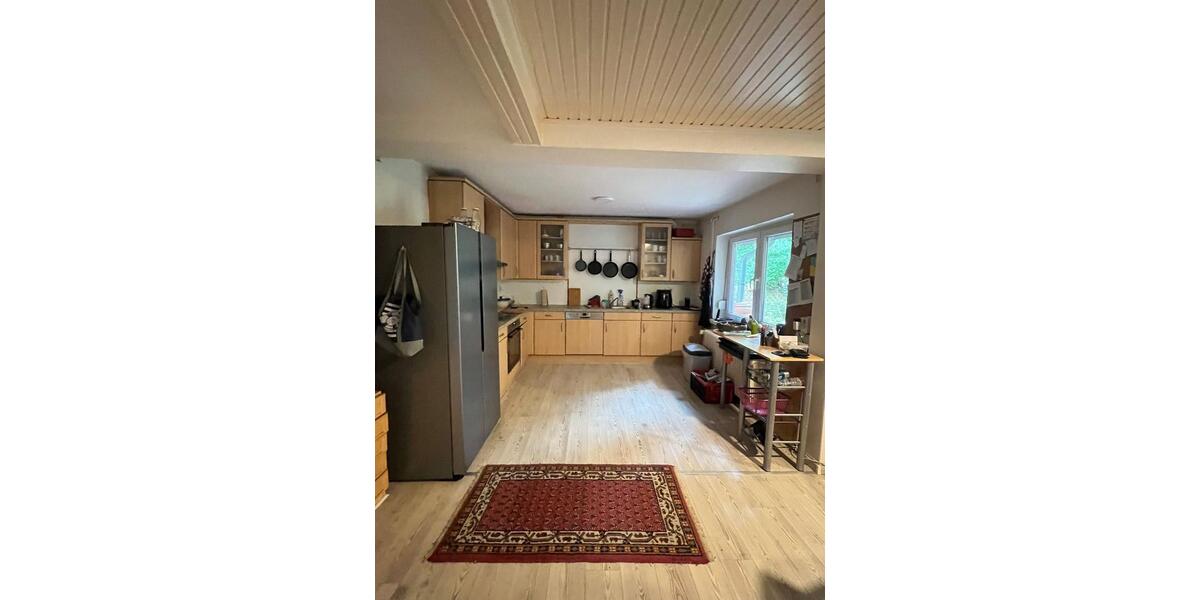 Erdgeschoßwohnung Rendsburg - 5 Zimmer, 140 m&sup2;, 1.370&euro; | Angebot:25749932