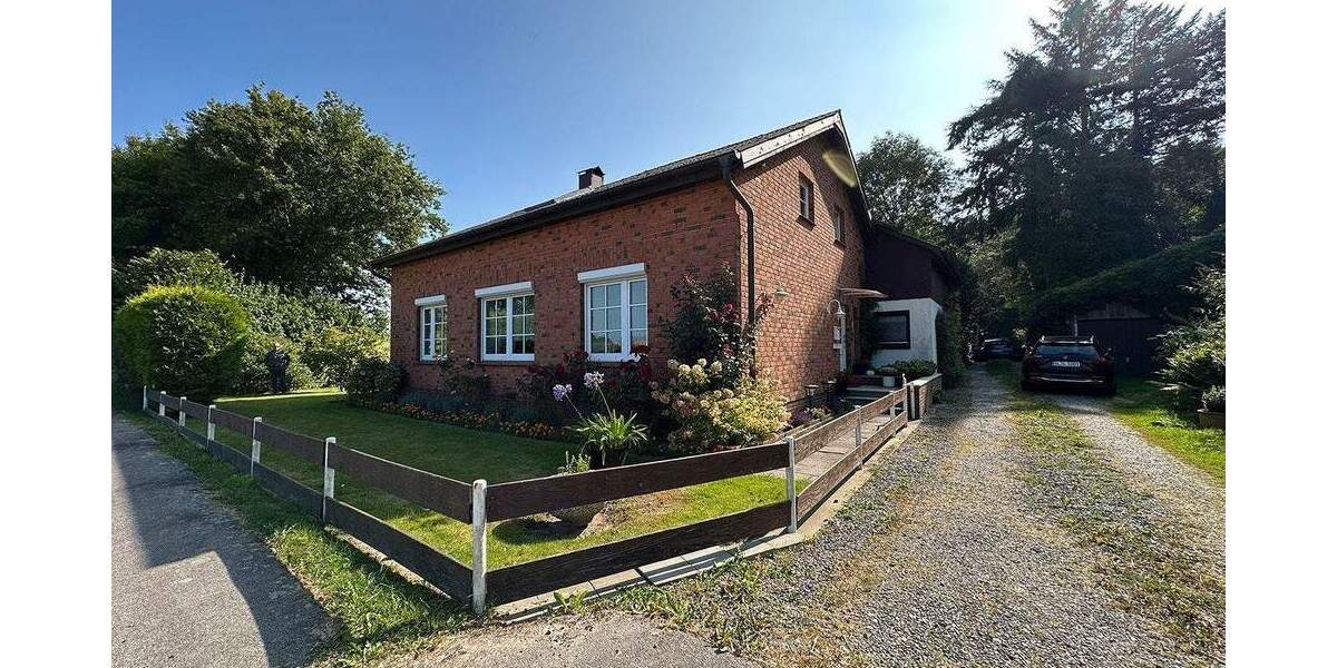 Einfamilienhaus Uelsby - 8 Zimmer, 168 m&sup2;, 229.000&euro; | Angebot:25745855