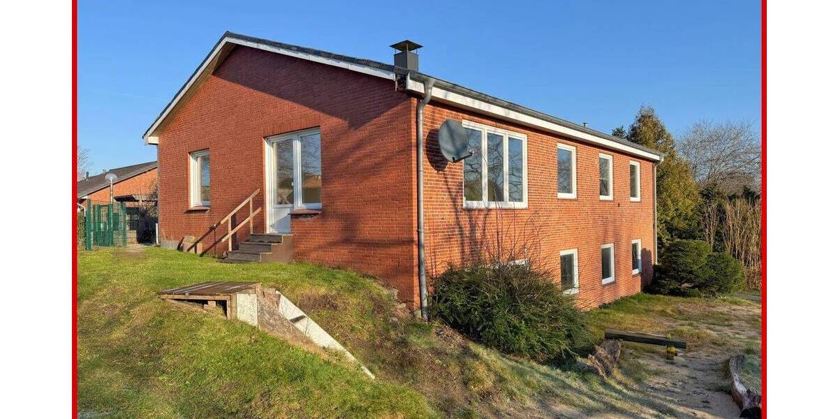 Einfamilienhaus Schleswig - 9 Zimmer, 259 m&sup2;, 275.000&euro; | Angebot:26029303
