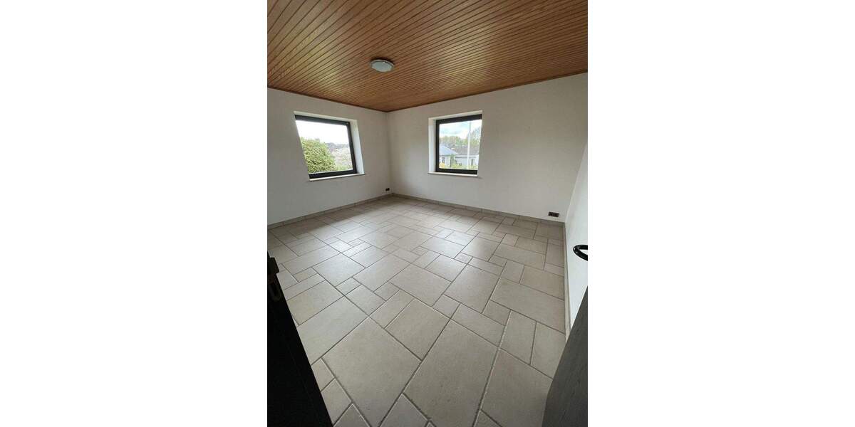 Einfamilienhaus Schleswig - 6 Zimmer, 202 m&sup2;, 420.000&euro; | Angebot:25657418