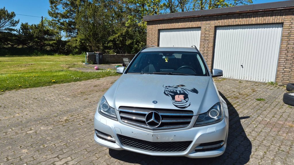 Mercedes-Benz 220 345.920 km 5.200 &euro; Taarstedt 24893