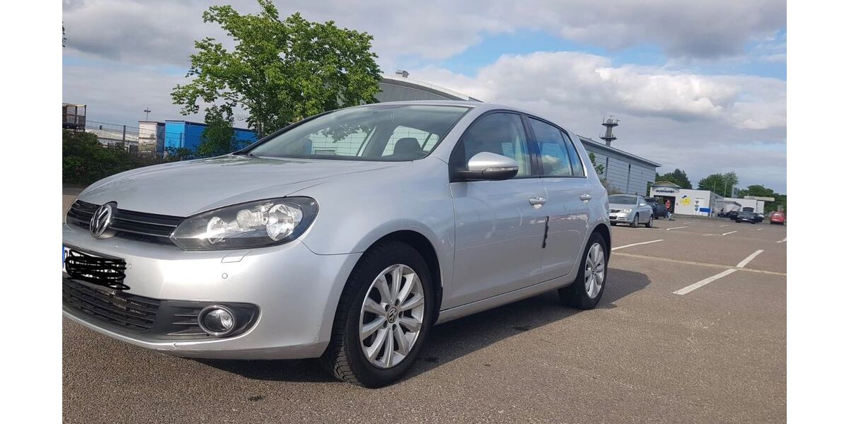 VW Golf 151.000 km 6.300 &euro; Rendsburg 24768
