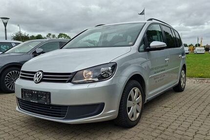 VW Touran 243.000 km 4.999 &euro; Rendsburg 24768