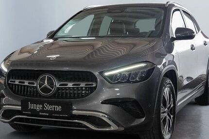 Mercedes-Benz GLA 180 4.975 km 33.618 &euro; Rendsburg 24768