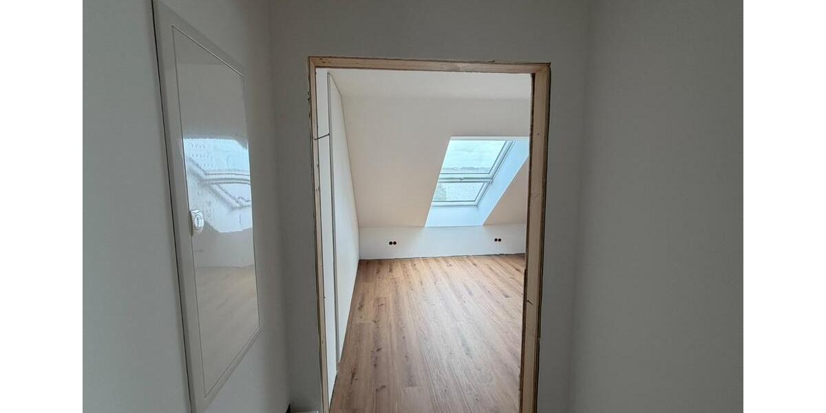 Dachgeschoßwohnung Fahrdorf - 3 Zimmer, 92 m&sup2;, 1.600&euro; | Angebot:25931741