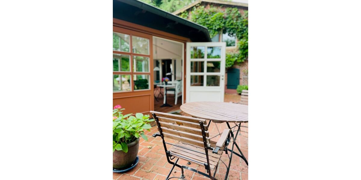 Traumhaftes Reetdach-Ein-Zweifamilienhaus mit parkähnlichem Garten in Angeln - Zweifamilienhaus Scheggerott | Angebot:26565370