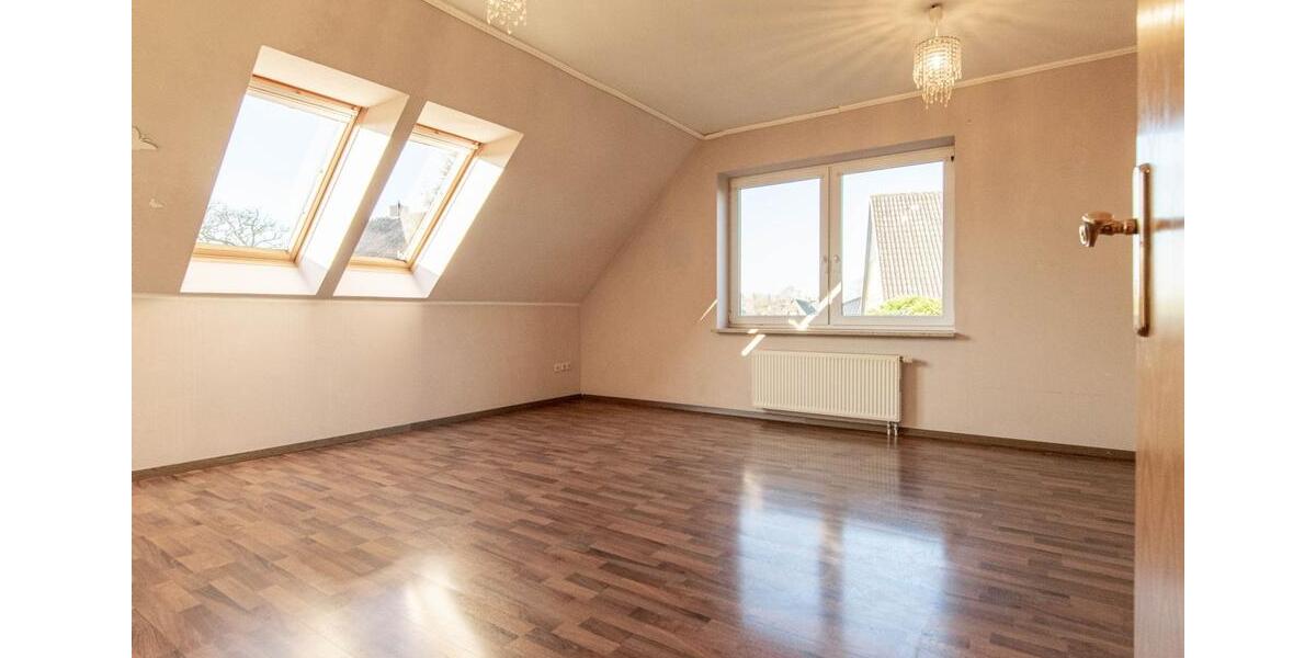 Dachgeschoßwohnung Nübbel - 3 Zimmer, 86 m&sup2;, 800&euro; | Angebot:25974747