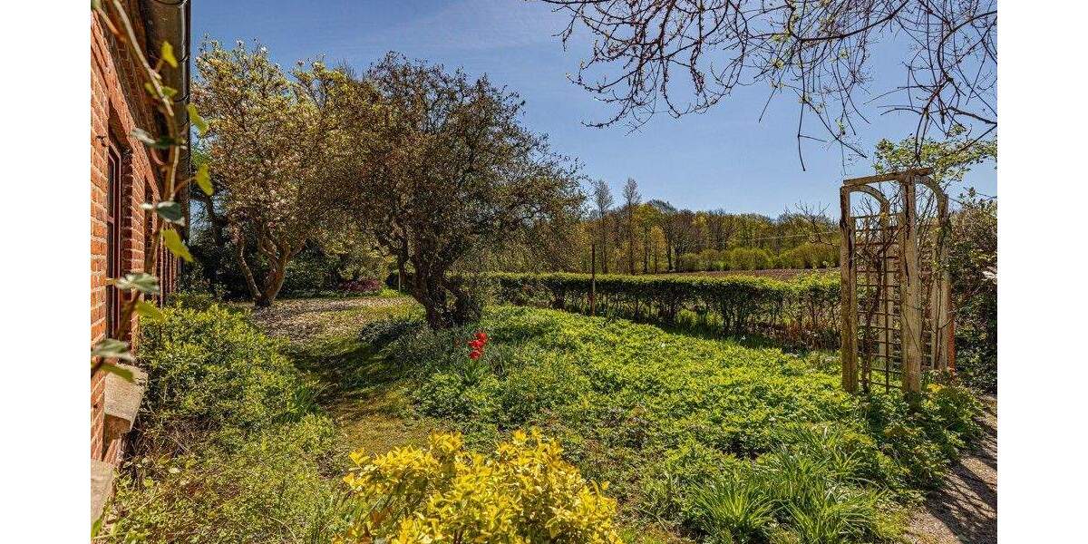 Bauernhaus, Landhaus Uelsby - 3 Zimmer, 110 m&sup2;, 299.000&euro; | Angebot:25737379