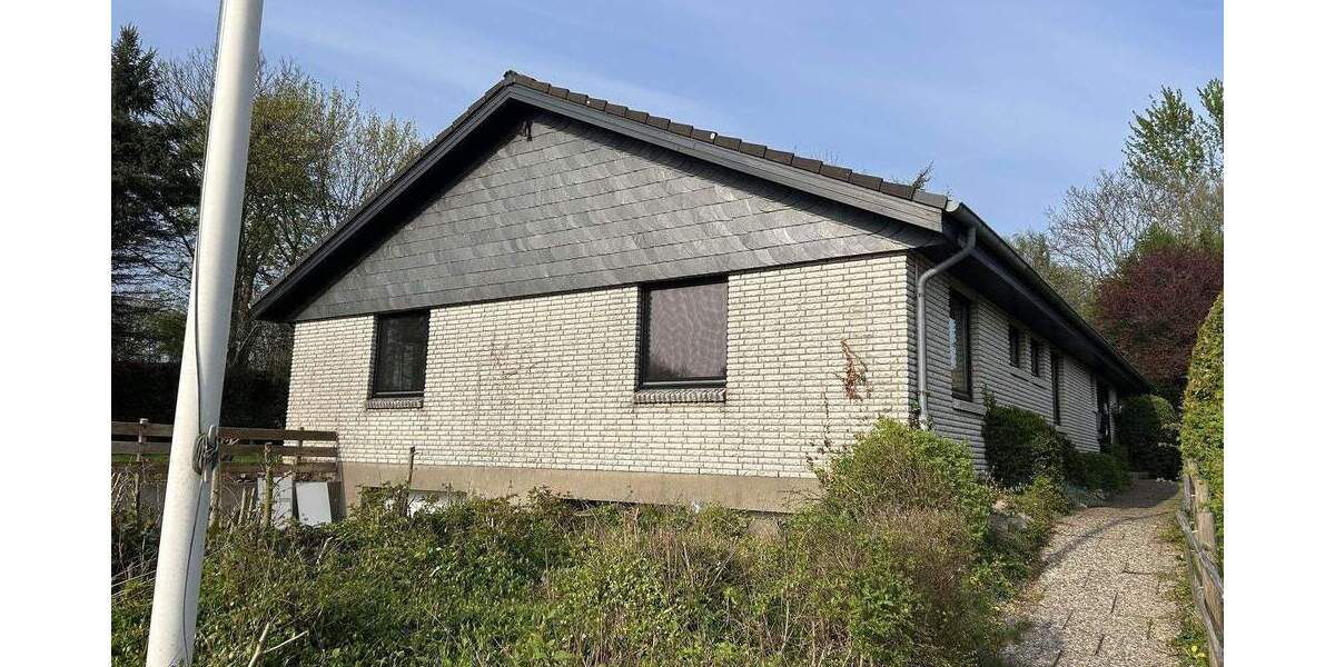 Einfamilienhaus Schleswig - 6 Zimmer, 202 m&sup2;, 420.000&euro; | Angebot:25657418