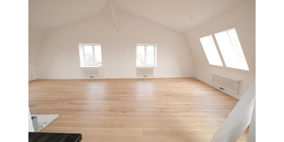 Dachgeschoßwohnung Eckernförde - 3 Zimmer, 117 m&sup2;, 1.950&euro; | Angebot:25921077