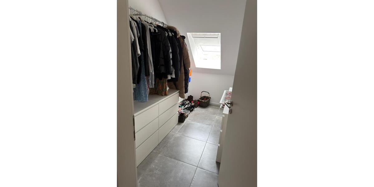 Dachgeschoßwohnung Börm - 3 Zimmer, 61 m&sup2;, 925&euro; | Angebot:25049541