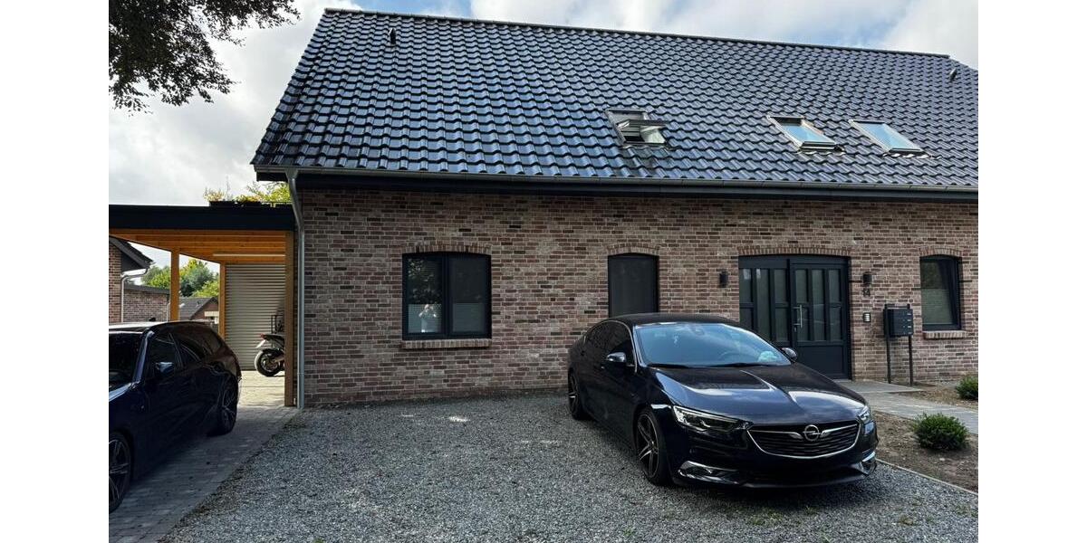 Dachgeschoßwohnung Börm - 3 Zimmer, 61 m&sup2;, 925&euro; | Angebot:25049541