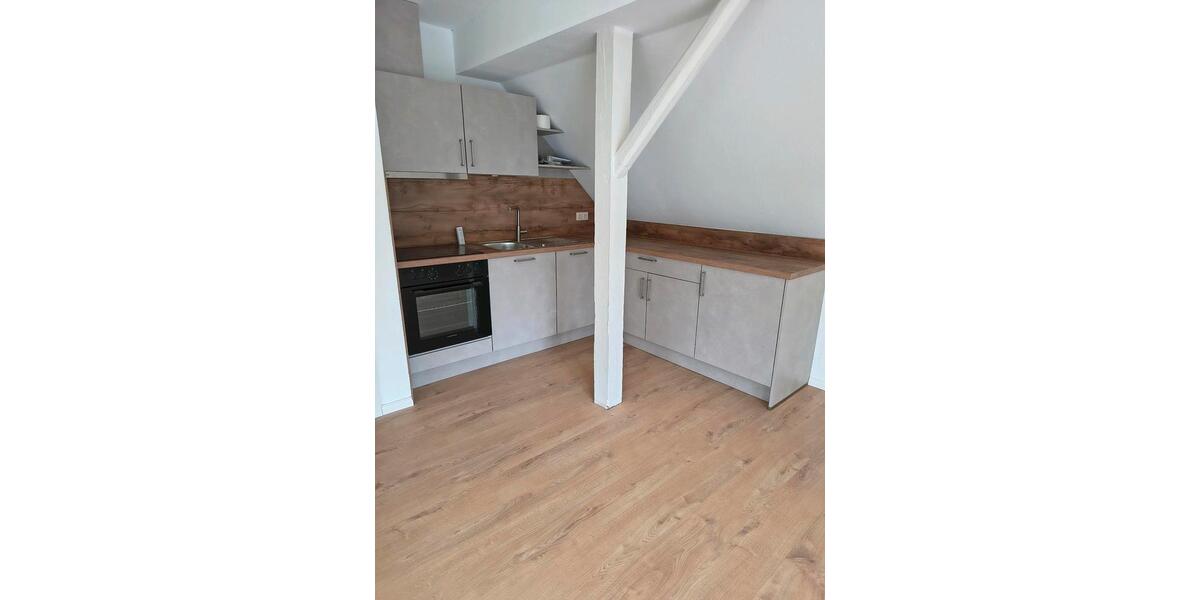 Dachgeschoßwohnung Schleswig - 2 Zimmer, 16 m&sup2;, 800&euro; | Angebot:26652139