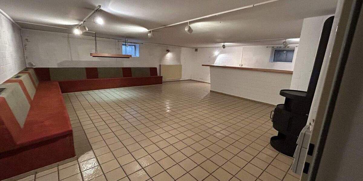 Einfamilienhaus Schleswig - 6 Zimmer, 202 m&sup2;, 420.000&euro; | Angebot:25657418