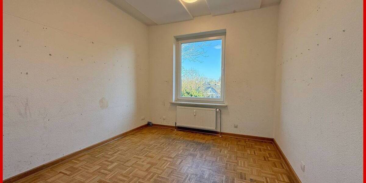Einfamilienhaus Schleswig - 9 Zimmer, 259 m&sup2;, 275.000&euro; | Angebot:26029303