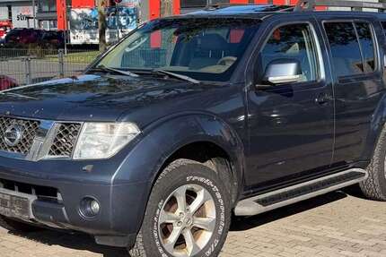 Nissan Pathfinder 186.000 km 7.990 &euro; Schleswig 24837